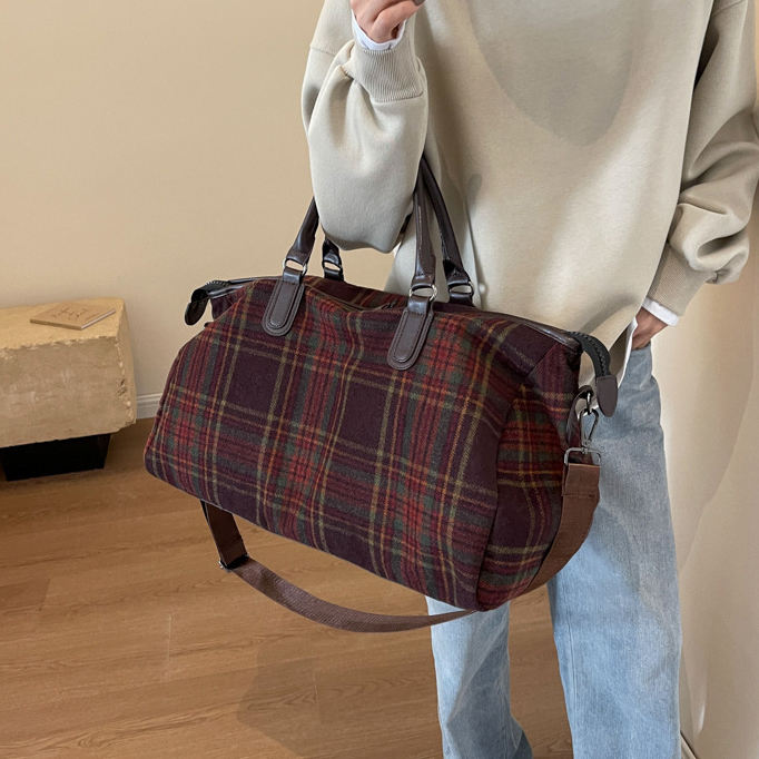 Large capacity retro plaid crossbody gym bag for short business trips and travel.