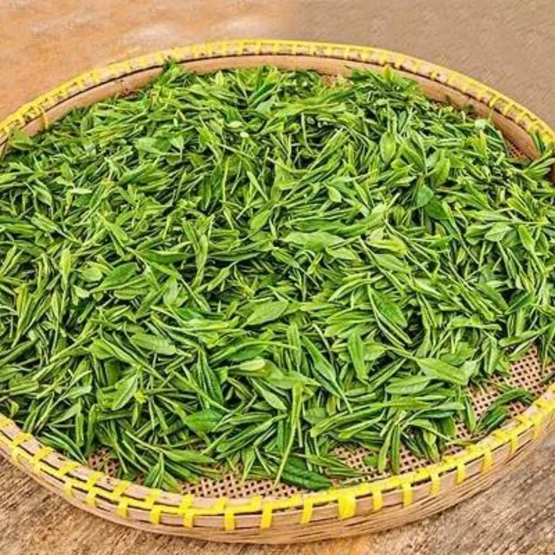 Organic Premium Handmade Longjing Green Tea — Loose-Leaf Chinese Dragon Well Tea for Focus & Metabolism Support